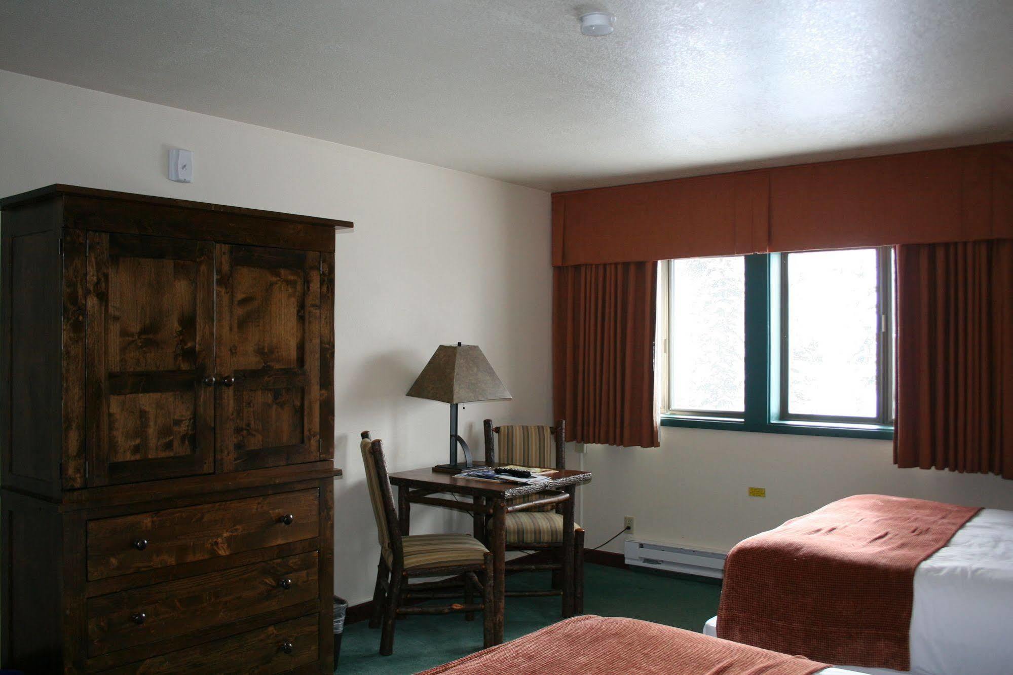 Teewinot Lodge By Grand Targhee Resort Алта Экстерьер фото